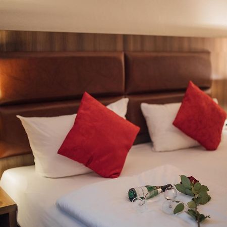 Hotel Koenigshof Гамбург Екстер'єр фото